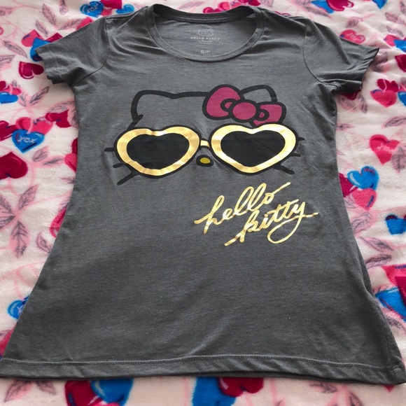 Hello Kitty T-Shirt - Picture 1 of 3